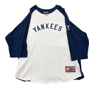 Vintage Nike New York Yankees Half Sleeve Baseball Shirt Center Swoosh